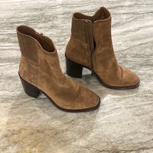 Frye Pia Chelsea boots in Chestnut Brown Suede-size 8.5